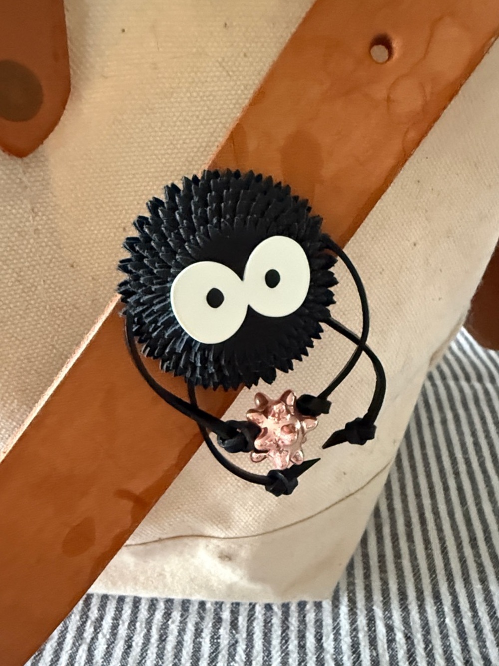 LOEWE Spirited Away Black Soot Sprite Hair Bag Charm with Rose-Gold Star - Picture 7 of 8